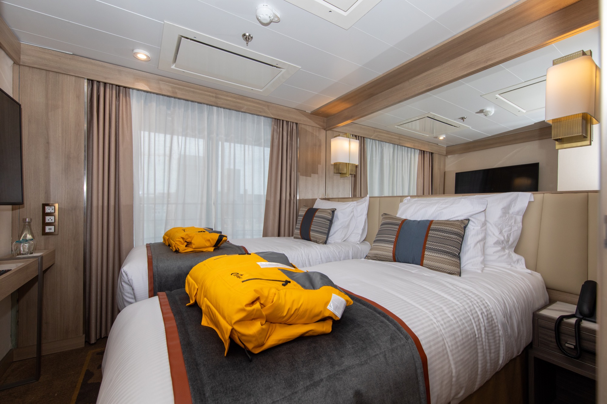 Quark Expeditions World Explorer Triple 1.jpg